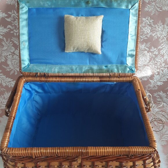 Vintage 1970s Colourful Sewing Box Craft Hobby Storage Wicker Basket - Picture 2 of 15